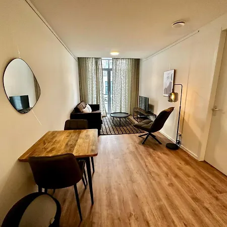 Apartment Charming 1 Bedroom Serviced 57m2 *