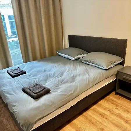 Charming 1 Bedroom Serviced 57m2 *